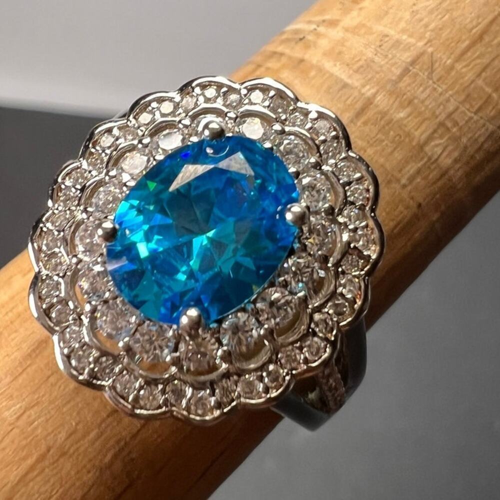 Blue and white CZ halo sterling silver ring size 8